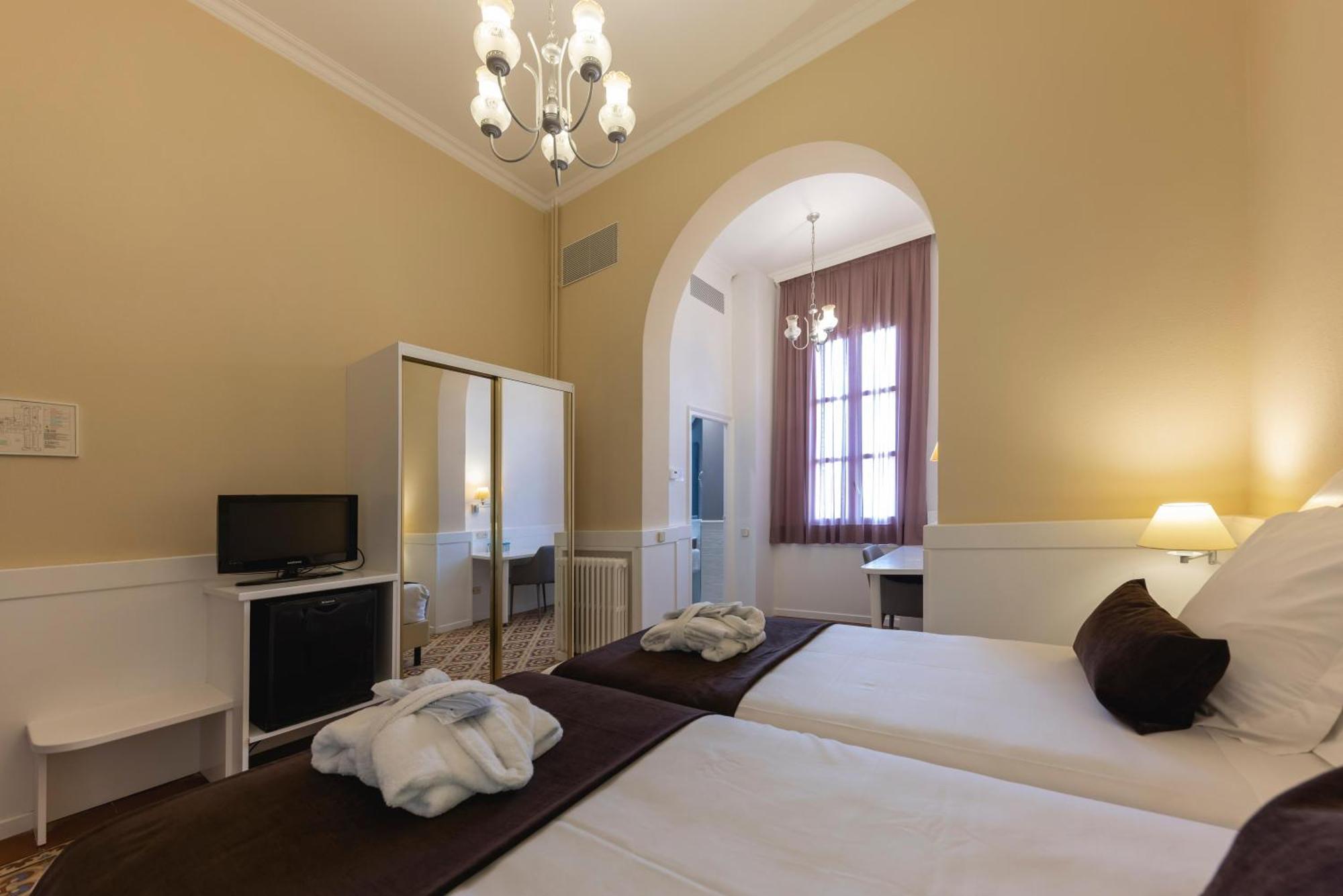 1881 Hotel Balneario Vichy Catalan Кальдес-де-Малавелья Екстер'єр фото